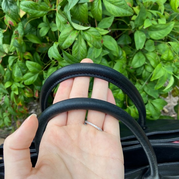 Chanel Caviar Black Leather Tote + Dustbag - Picture 7 of 15